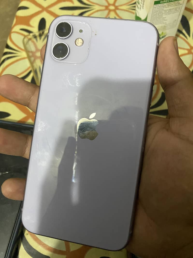 iPhone 11 3