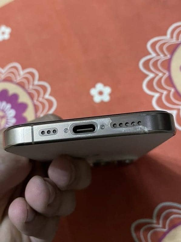 Iphone 16 pro jv 3