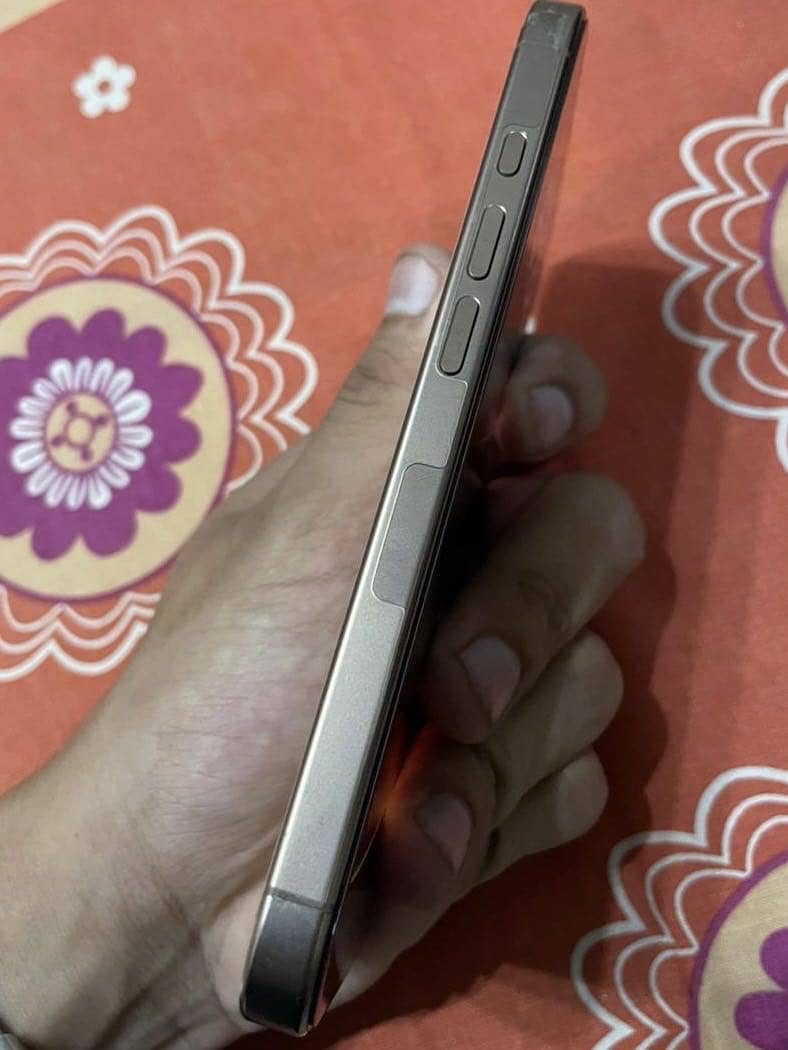 Iphone 16 pro jv 4