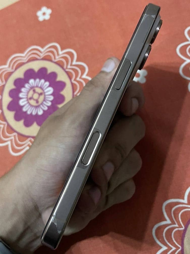 Iphone 16 pro jv 6