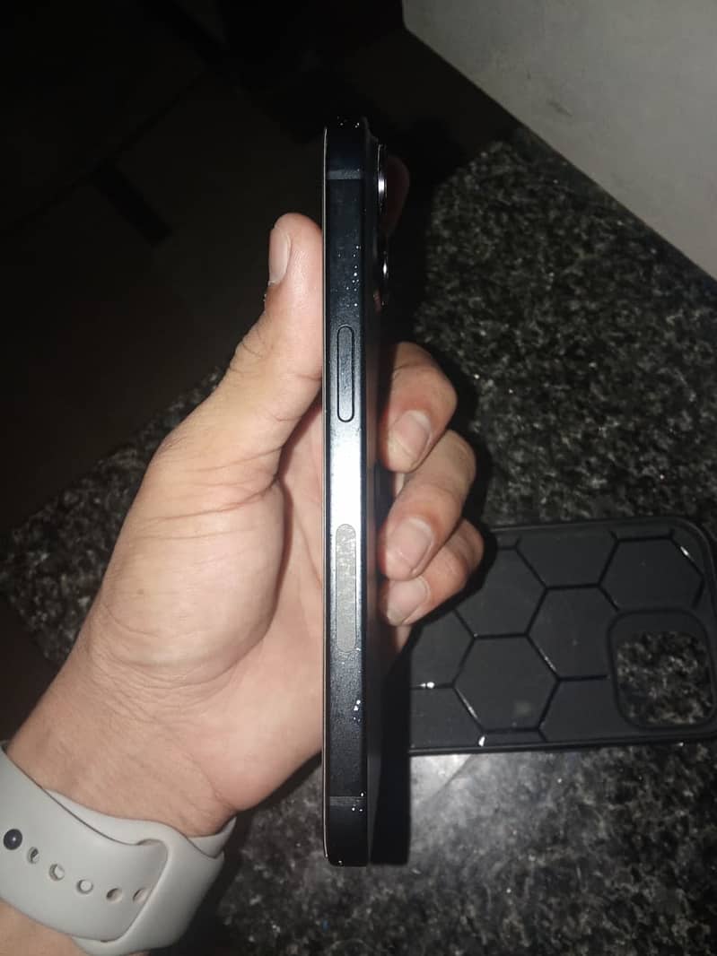 Apple iPhone 15 3