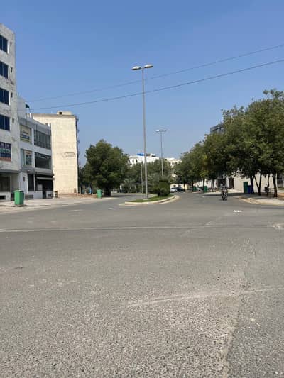 plot# 24, sarwar corner. 150ft wide bulaivard road commercial investor rate . eithad phase 5 also coming with sector g