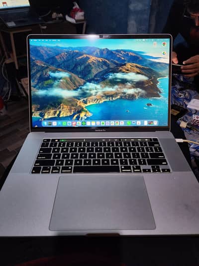 Macbook pro 2019 16gb Ram / 512 SSD , i7 16inch Condition 10/10