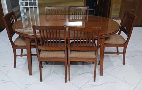 Dinning table with 6 chairs for sale!