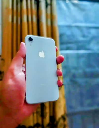 iPhone XR brand new 10/10 sim working