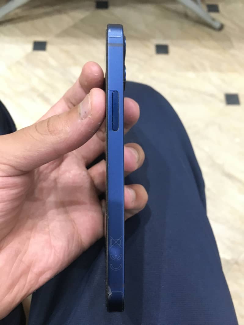 iPhone 12 mini 4