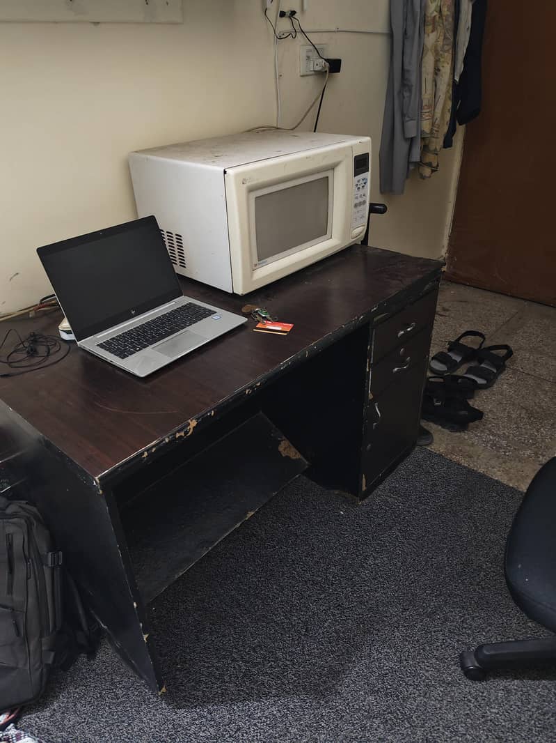 Used Computer Table 1