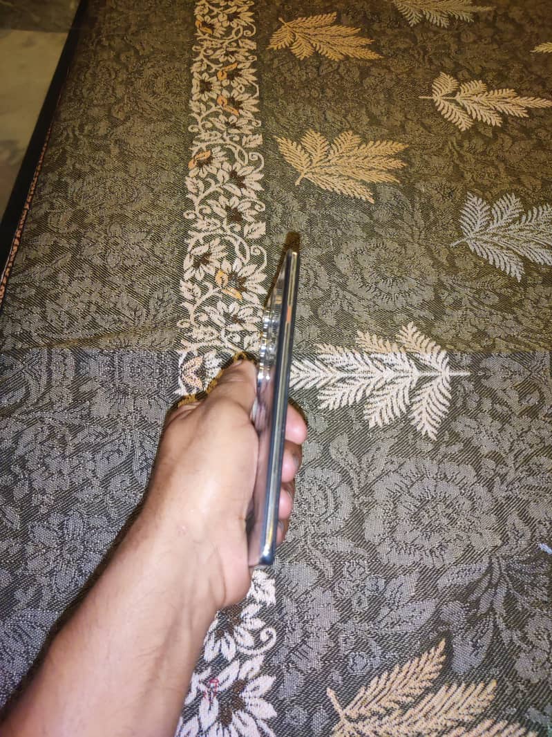 Tecno CAMON 40 Pro 1