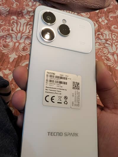 Tecno Spark 40 White