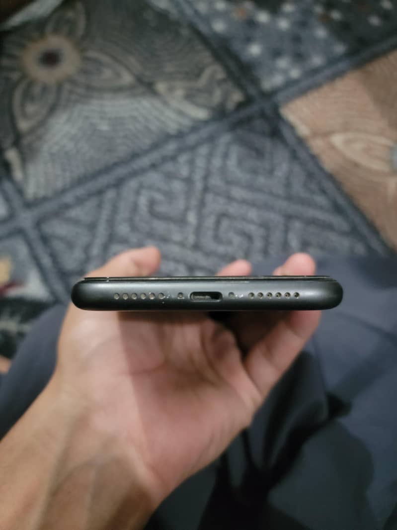 IPhone 11 3