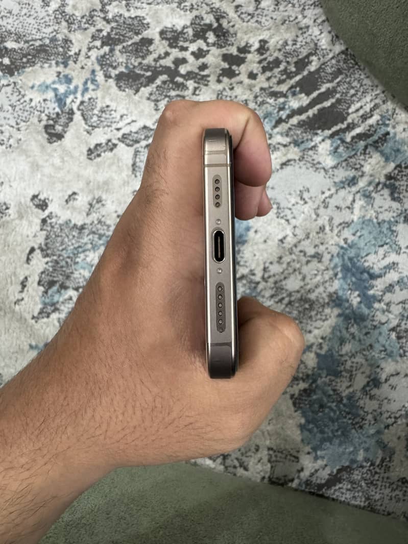 Iphone 16 pro max 1