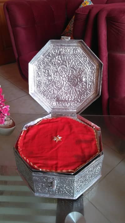 Vintage old antique hand crafted indian pandan