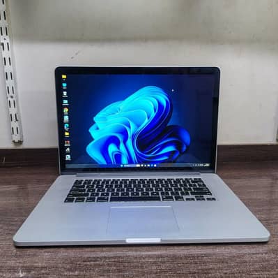 Apple MacBook Pro | Core i7 | 8GB RAM | 128GB SSD | Retina Display