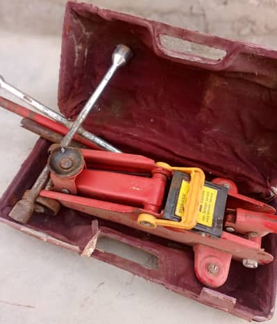 Hydrolic Jack and wheelpana