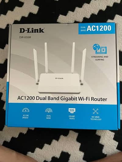 Dlink DIR-825M AC1200 Gigabit Dual Band Wi-Fi Router