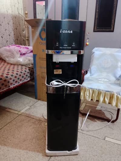 eyes on company dispenser condition is very good 100% and no use