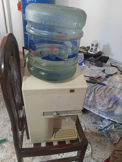 OSIS BRAND WATER DISPENSOR
