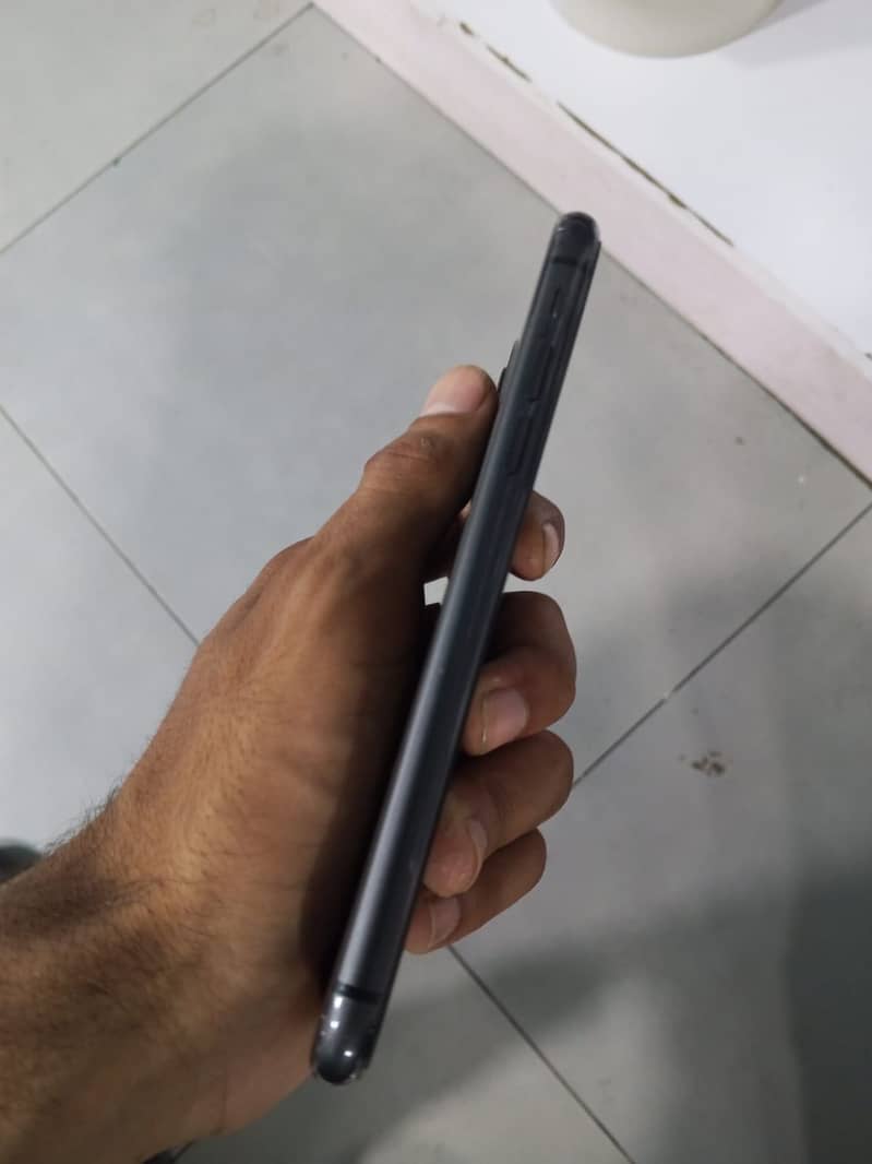 iPhone 11 2