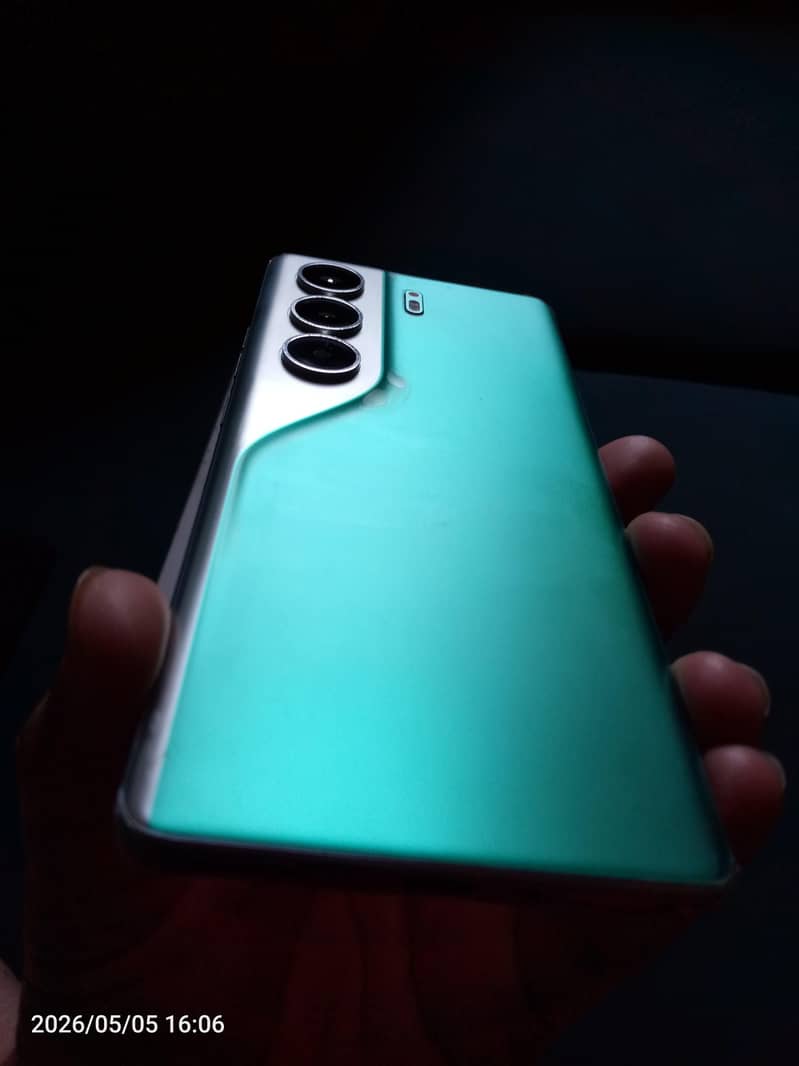 Techno camon 40 pro 1
