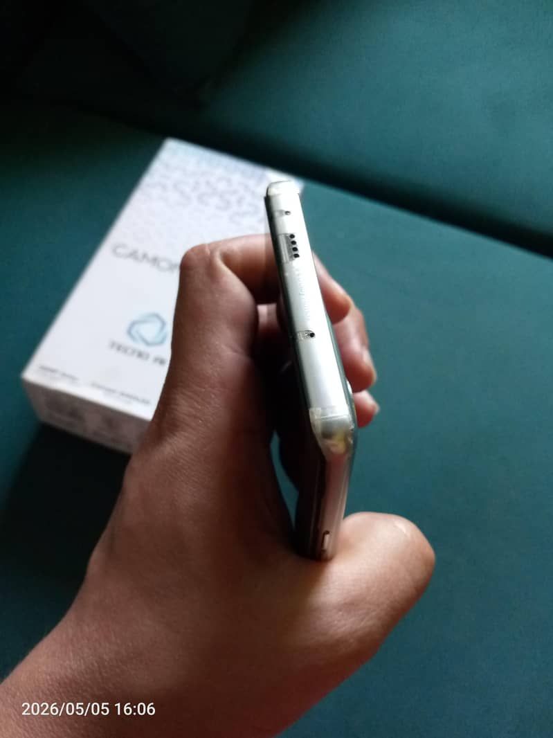 Techno camon 40 pro 2