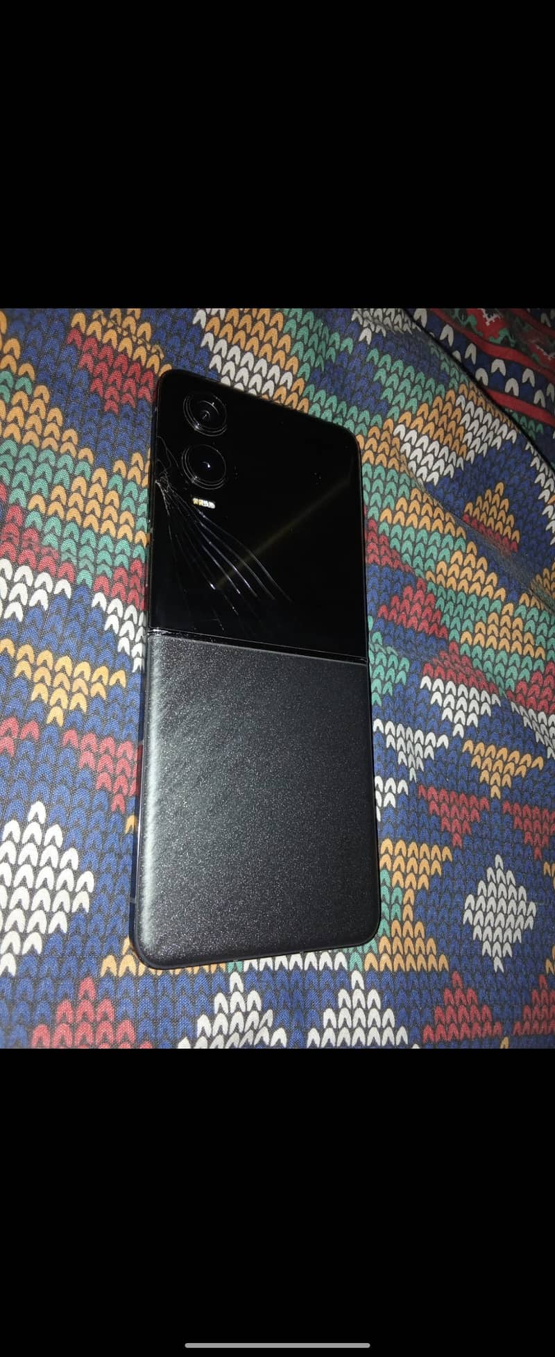 Infinix zero flip 1