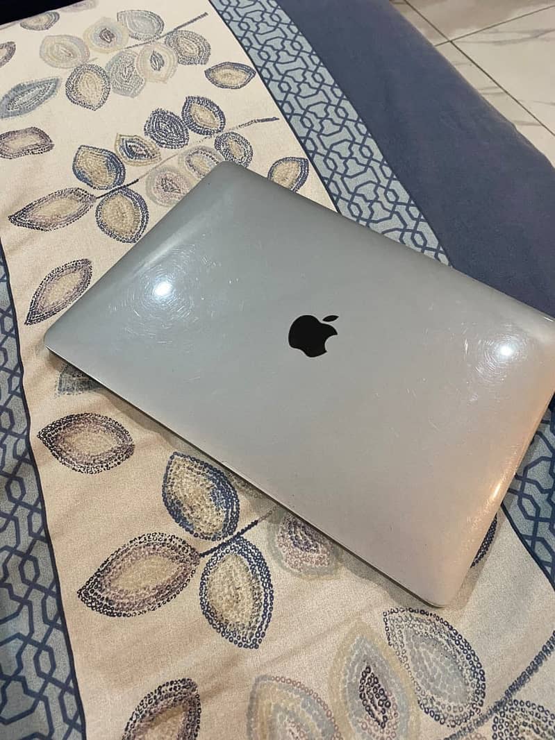 macbook pro 2019 2