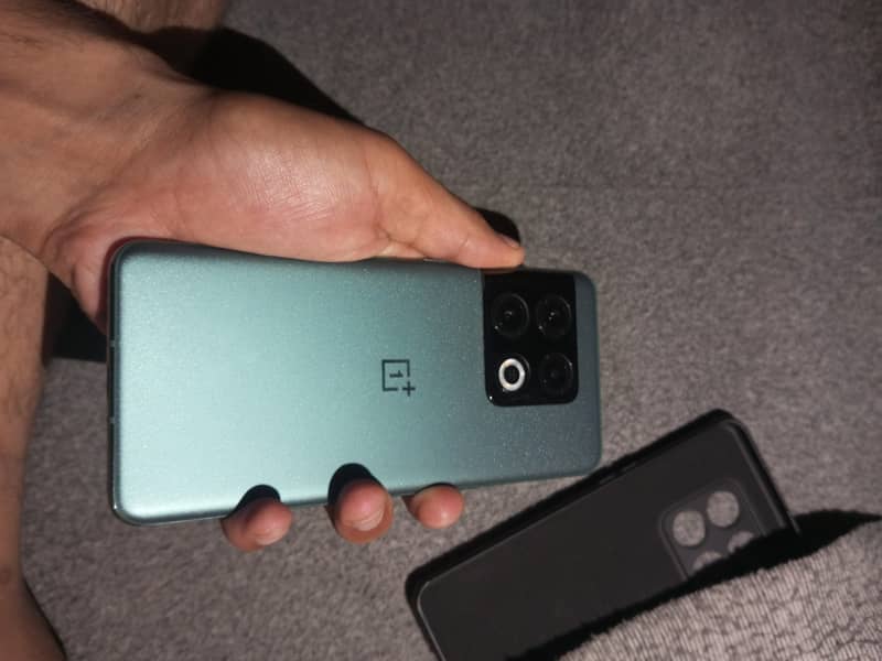 ONE PLUS 10 PRO 5