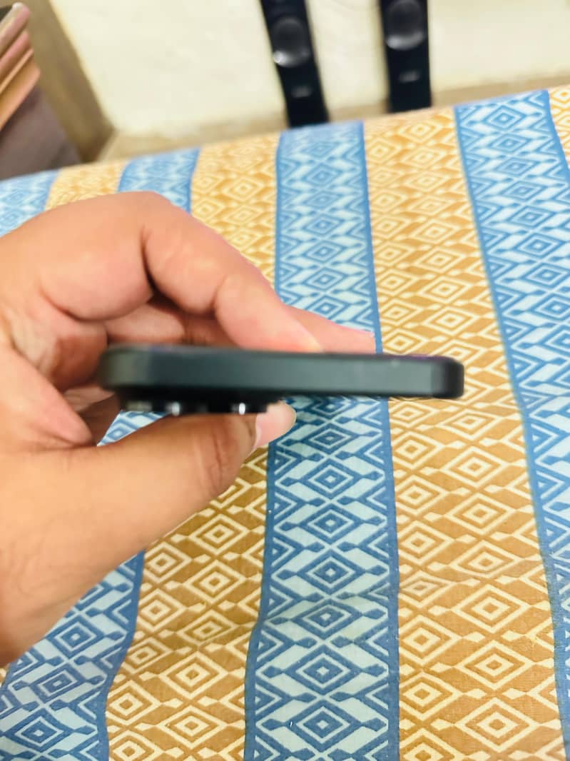 Apple iPhone 15 3