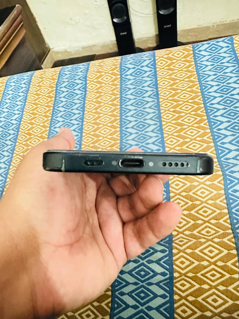 Apple iPhone 15 6