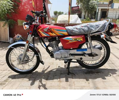 Honda 125cc red color just like a brand new  nead n clean