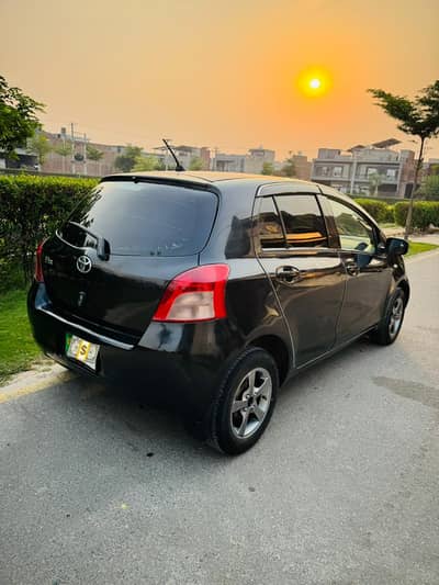 Toyota Vitz 2012
