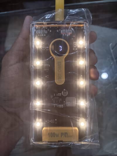 20,000 MH ,100 W branded power bank 4 pod fiks data cable
