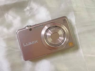 Panasonic Lumix DMC-FH8