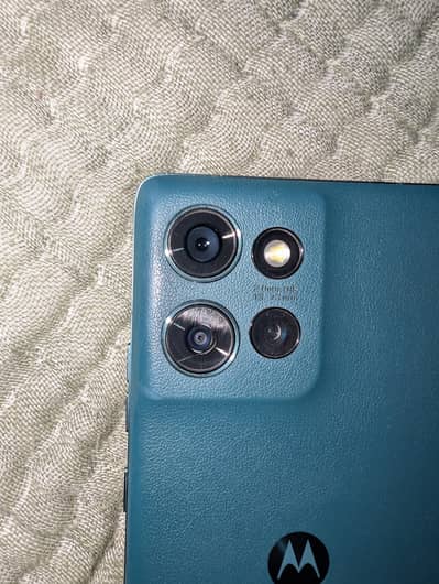 Motorola Edge 50 Pro 12/256 Gaming Phone & DSLR Camera