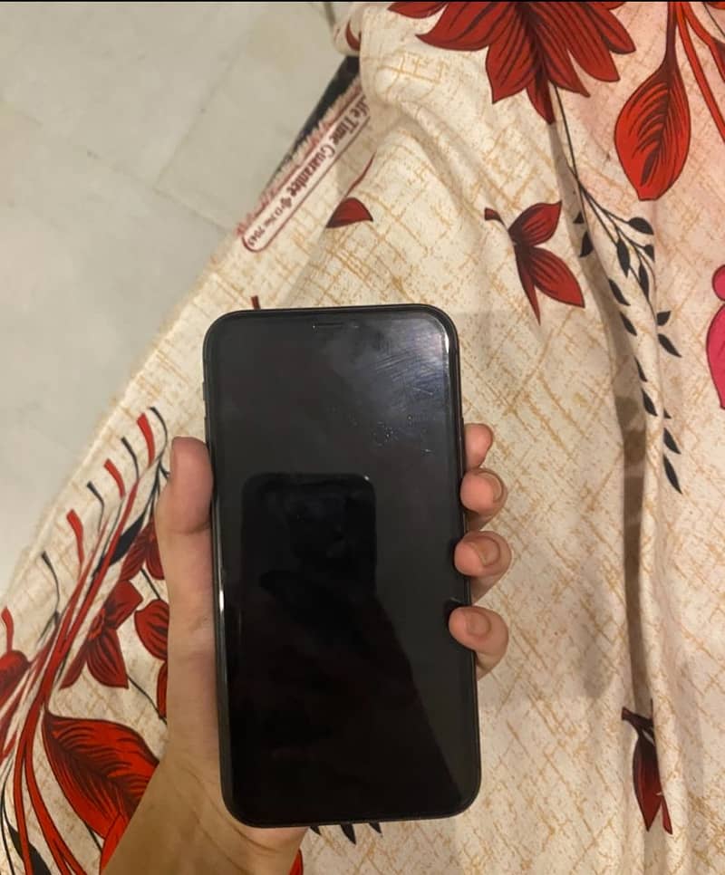 Apple iPhone 11 3