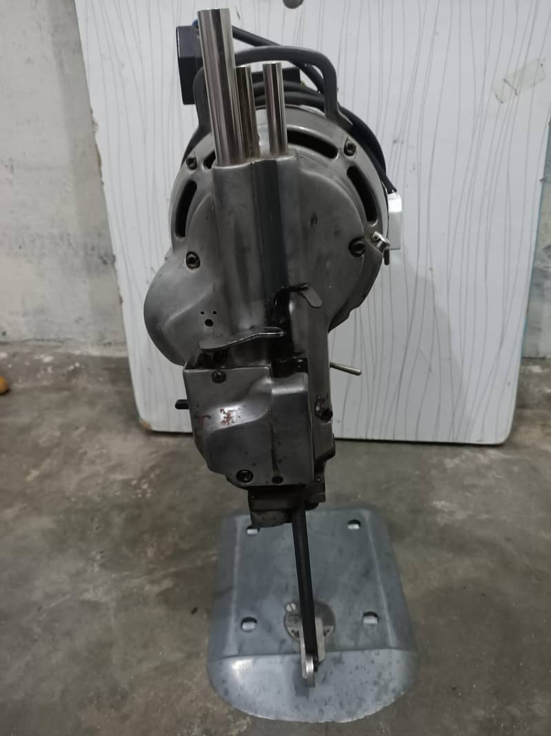 Fabric Cutting Machine 3
