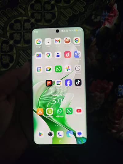 Vivo v40e 5g  8gb ram 256 rom