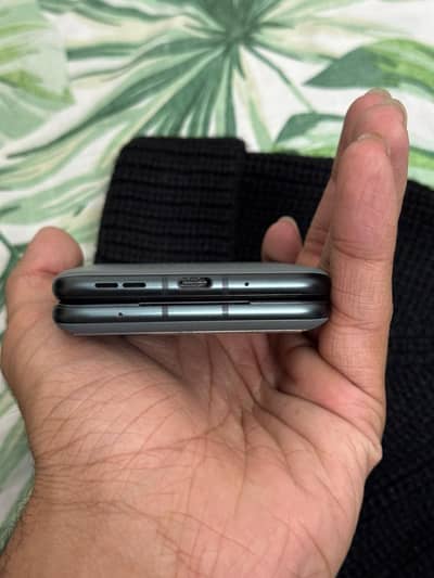 Motorola Razr 40 (2023) fold