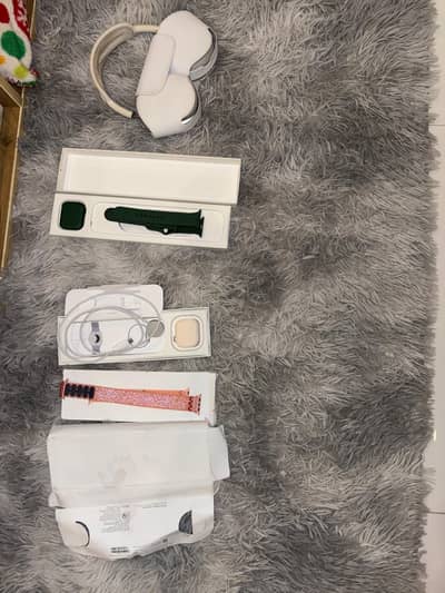 Apple Watch and Airpods max