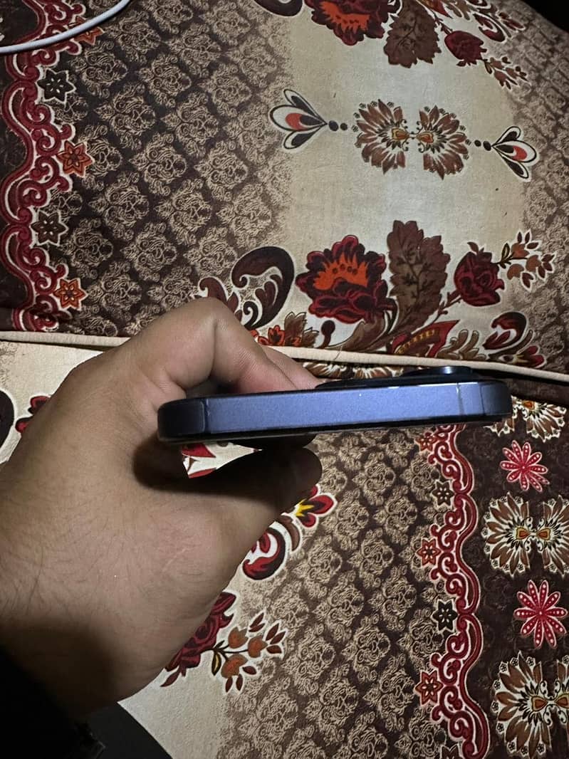 iPhone 15 pro max 3