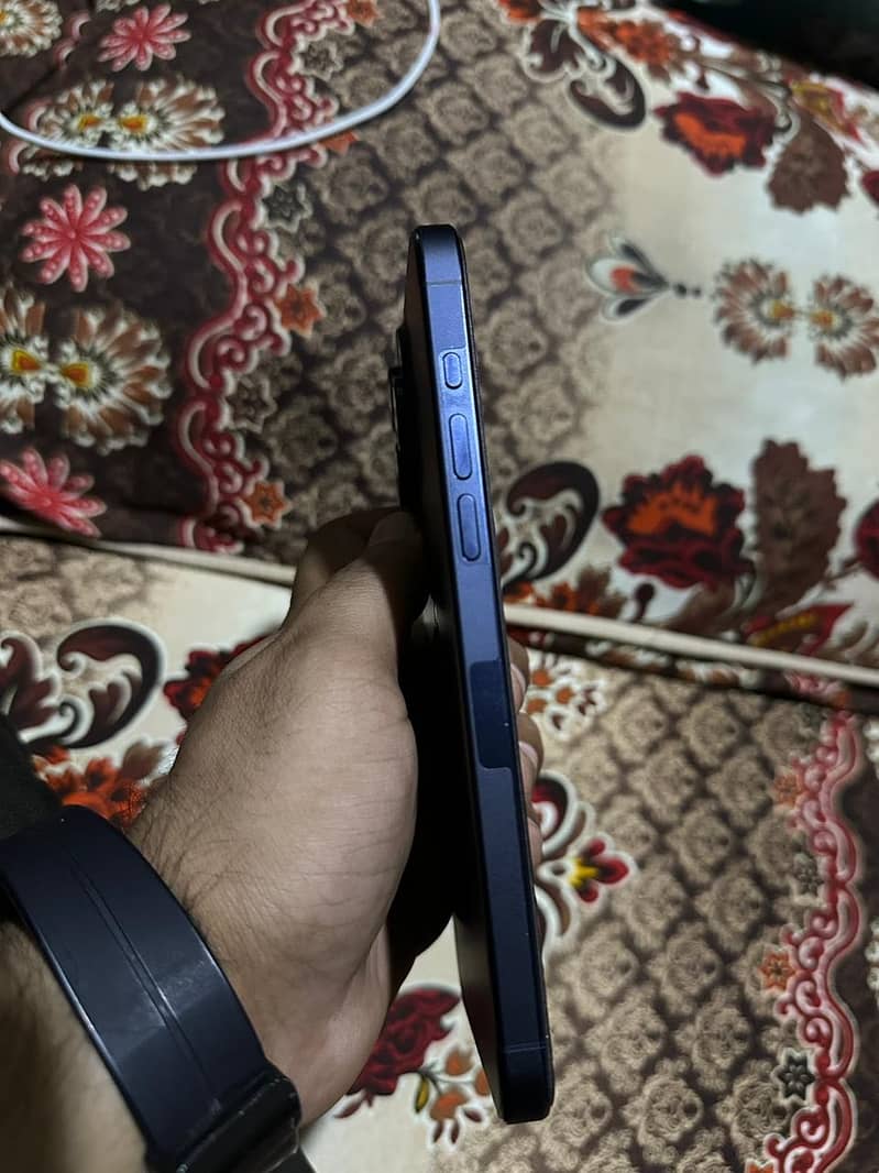 iPhone 15 pro max 5