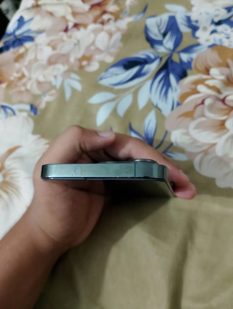 iphone 13 pro 4