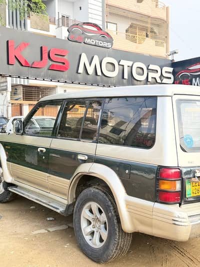 Mitsubishi pajero exceed full option variant