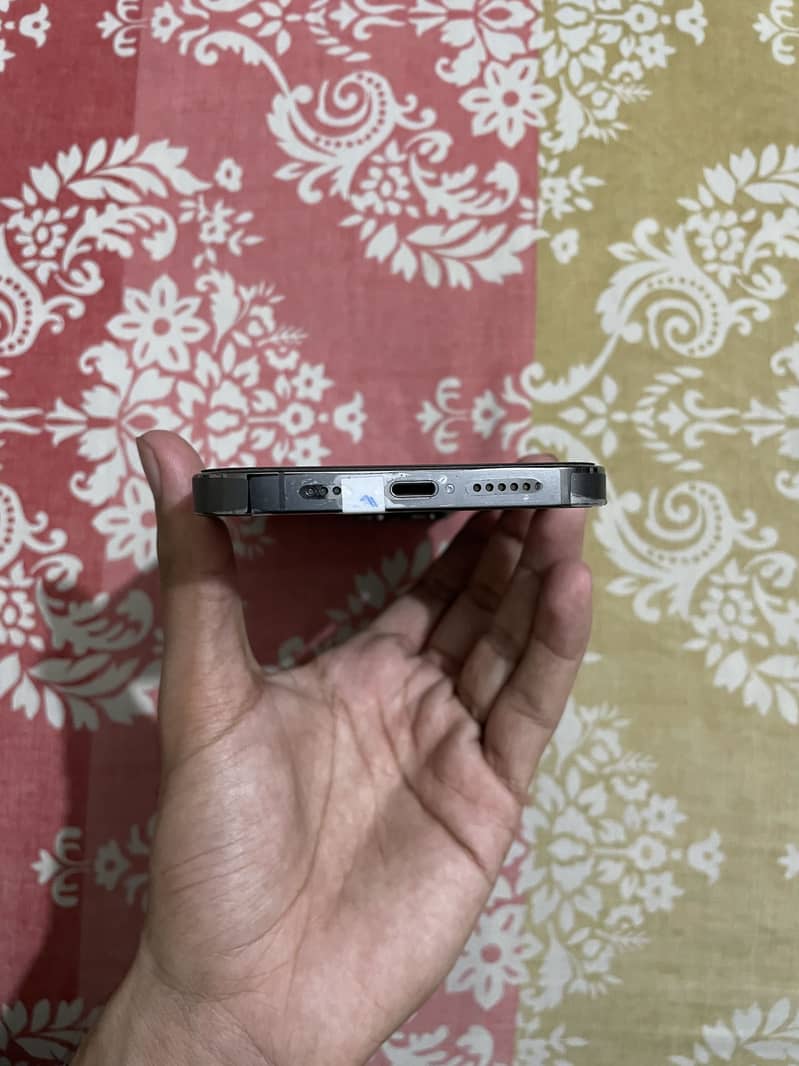 iPhone 13 Pro Max 6