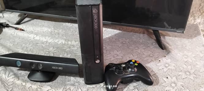 xbox 360 Super slim 500gb with kinect sensor