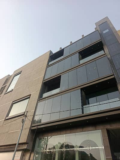 BUKHARI COMMERCIAL LAVISH BRAND NEW OFFICE AVAILABLE FOR RENT 2000 SQFT 1ST FLOOR 2ND FLOOR 3RD FLOOR WITH LIFT FRONT ENTRANCE TOTAL SPACE 6000 SQFT EACH FLOOR 400K