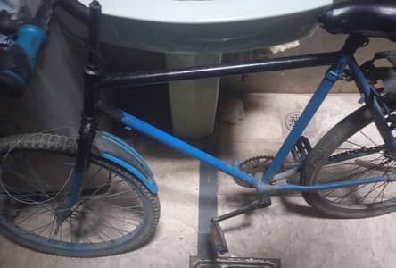 phonex cycle for urgent sale in less price condition 10/9