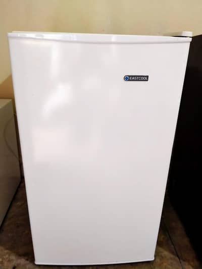 Room Size mini Fridge Excellent Condition
