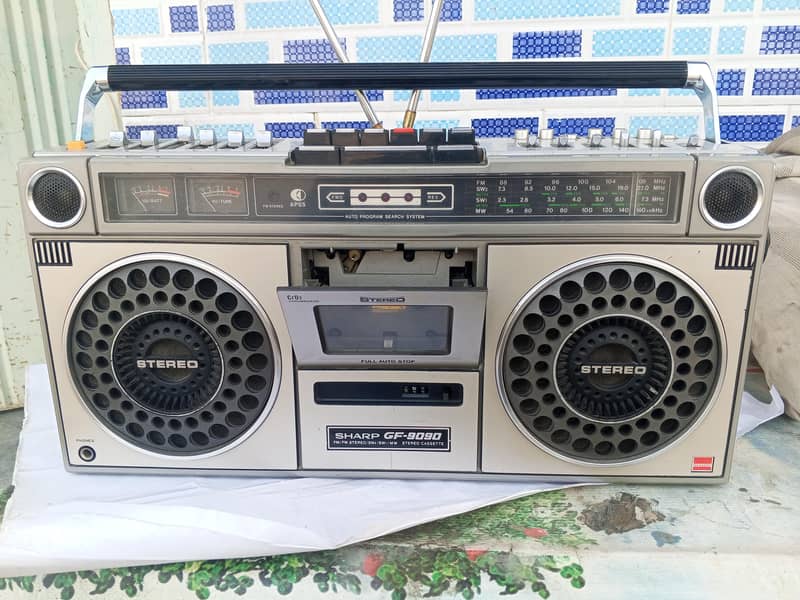 Radio taperecorder  sharp 0