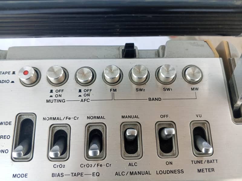 Radio taperecorder  sharp 9